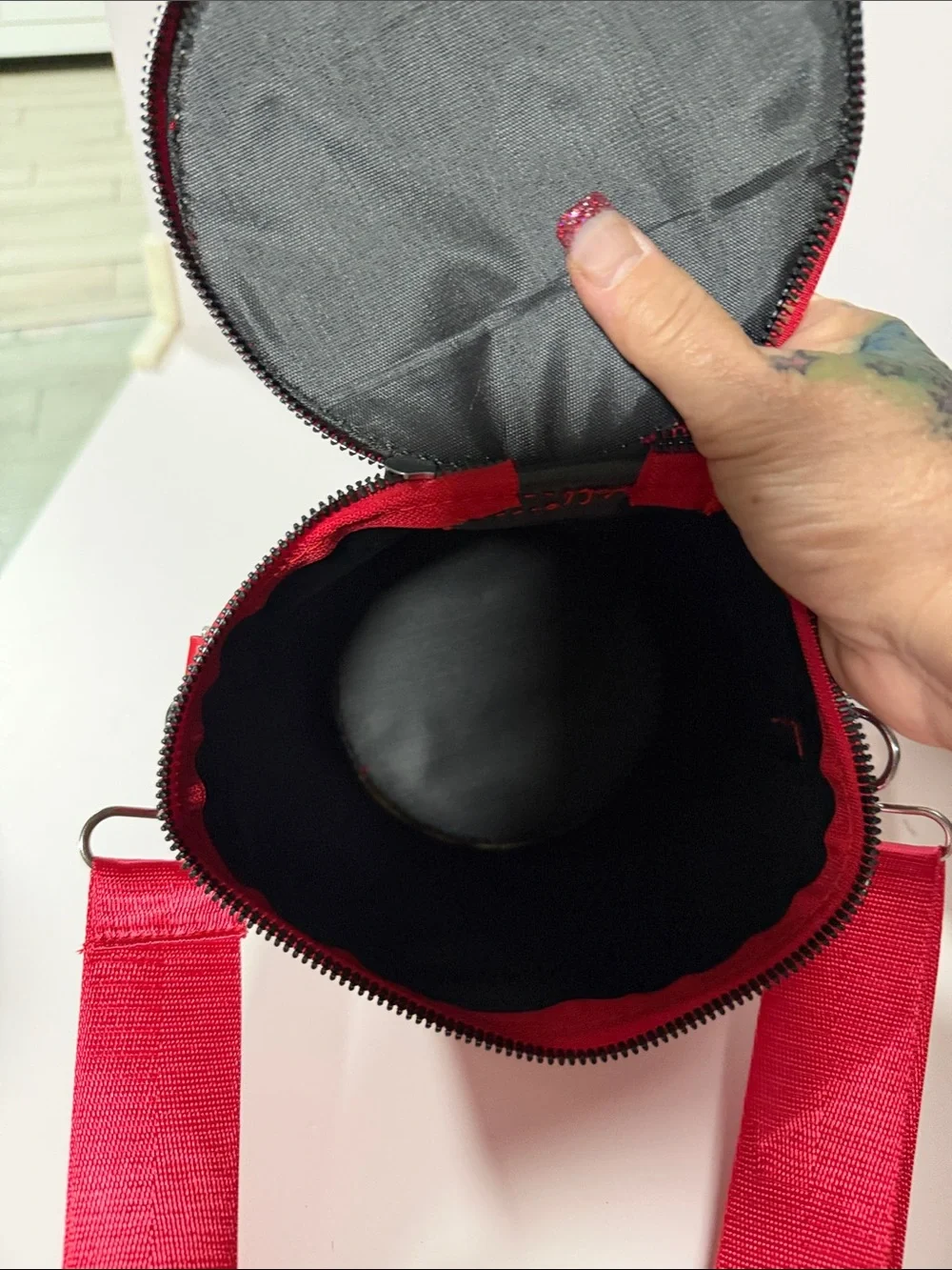 Red 'Fashion' Noodles Graphic Crossbody Bag